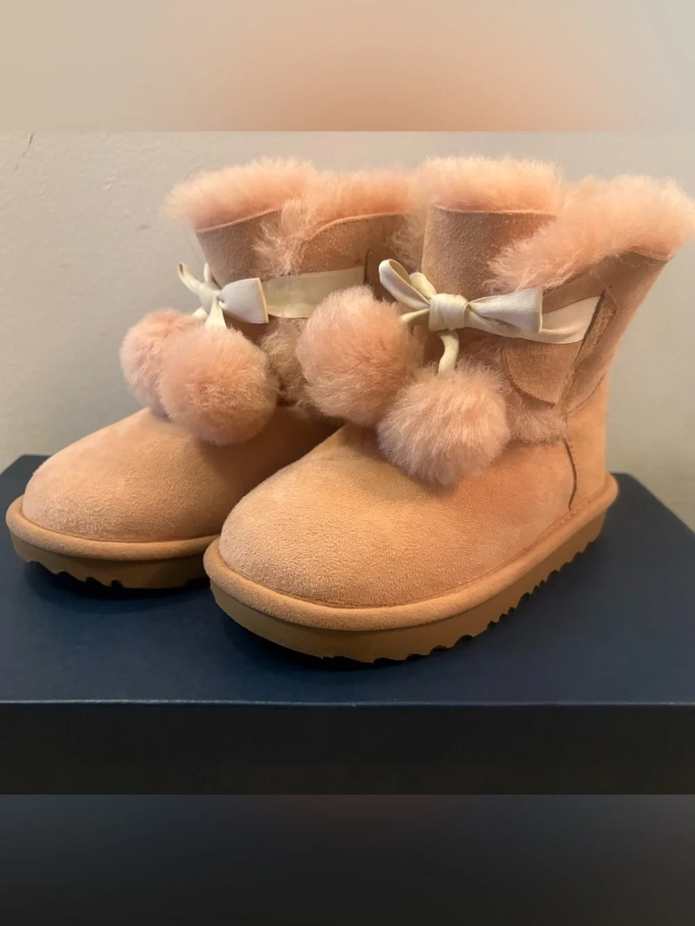 UGG Girls’ Pink Gita Boots, Size 11 (US)